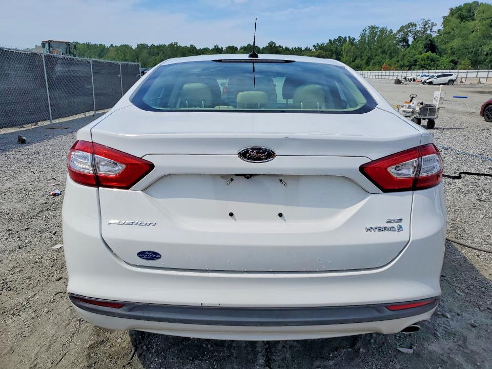 60630956 :رقم المزاد ، 3FA6P0LU1GR387873 vin ، 2016 Ford Fusion مزاد بيع