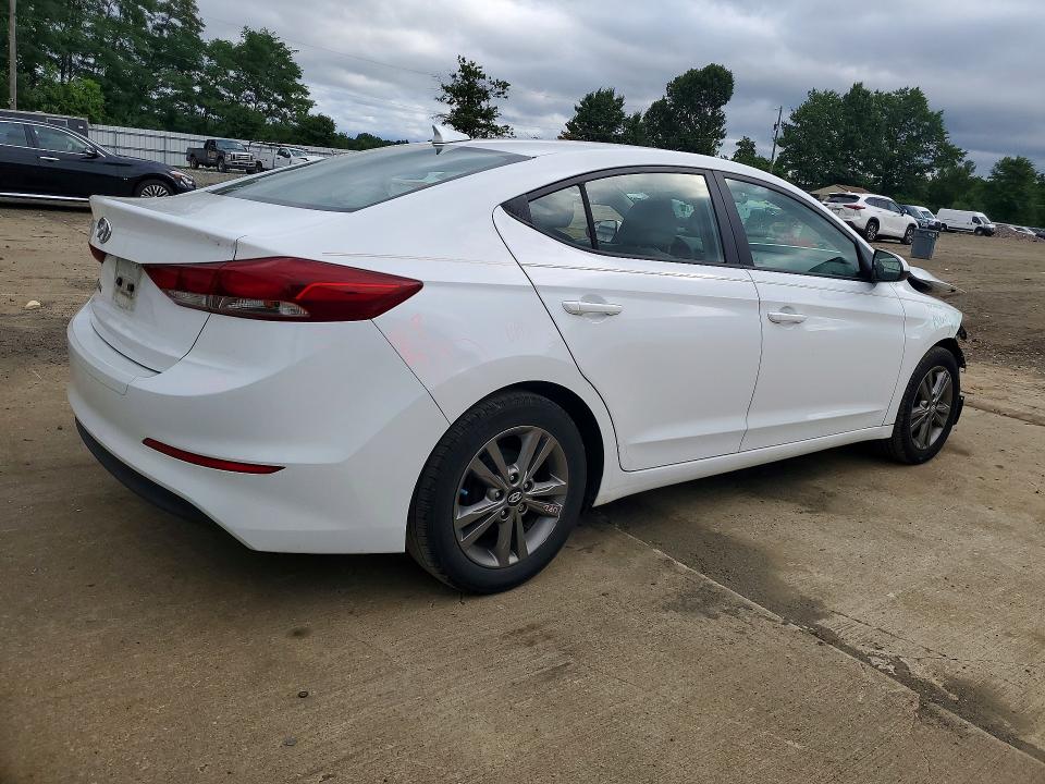 63219206 :رقم المزاد ، 5NPD84LF6HH022665 vin ، 2017 Hyundai Elantra مزاد بيع