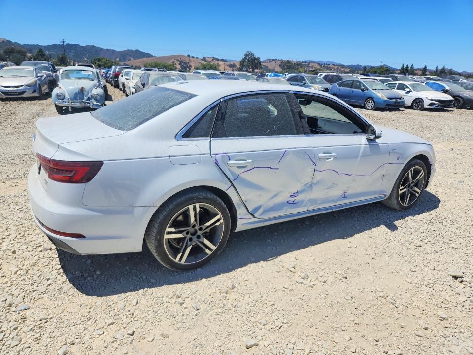 Продажа на аукционе авто 2018 Audi A4, vin: WAULMAF40JN012040, номер лота: 63603076