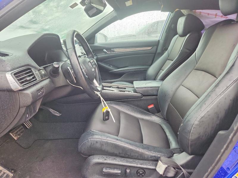61044676 :رقم المزاد ، 1HGCV1F30JA193818 vin ، 2018 Honda Accord مزاد بيع