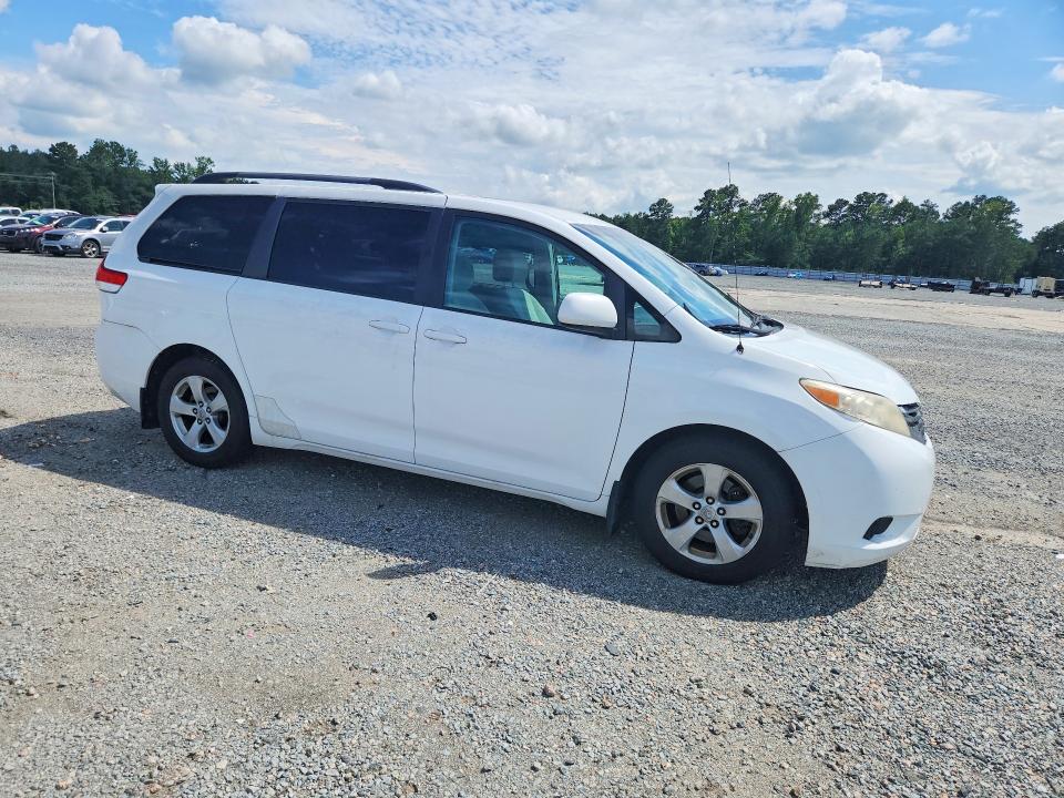 61245976 :رقم المزاد ، 5TDKK3DC0CS210821 vin ، 2012 Toyota Sienna مزاد بيع