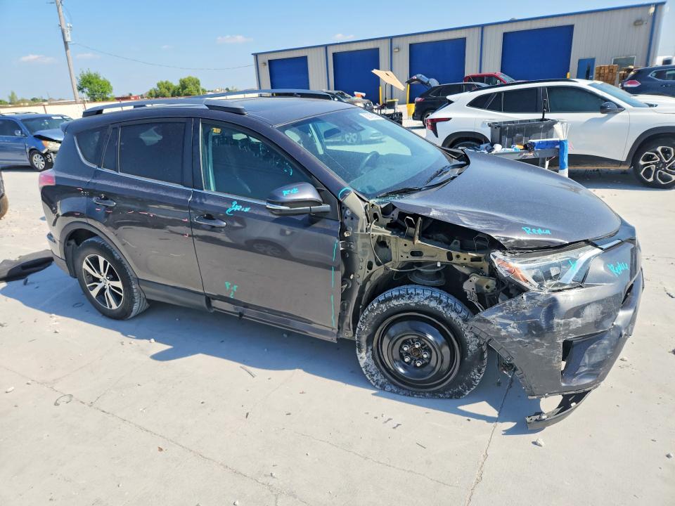 62140336 :رقم المزاد ، 2T3WFREV3JW405753 vin ، 2018 Toyota Rav4 مزاد بيع