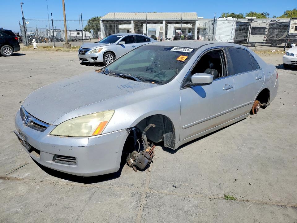 60813226 :رقم المزاد ، 1HGCM55316A030842 vin ، 2006 Honda Accord مزاد بيع