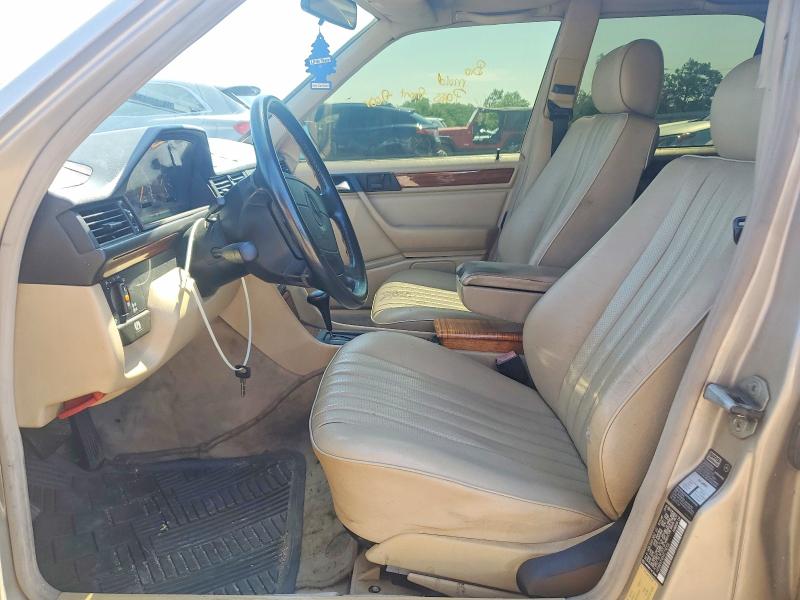 1995 Mercedes-benz E მანქანა იყიდება აუქციონზე, vin: WDBEB31E5SC115706, აუქციონის ნომერი: 59676386
