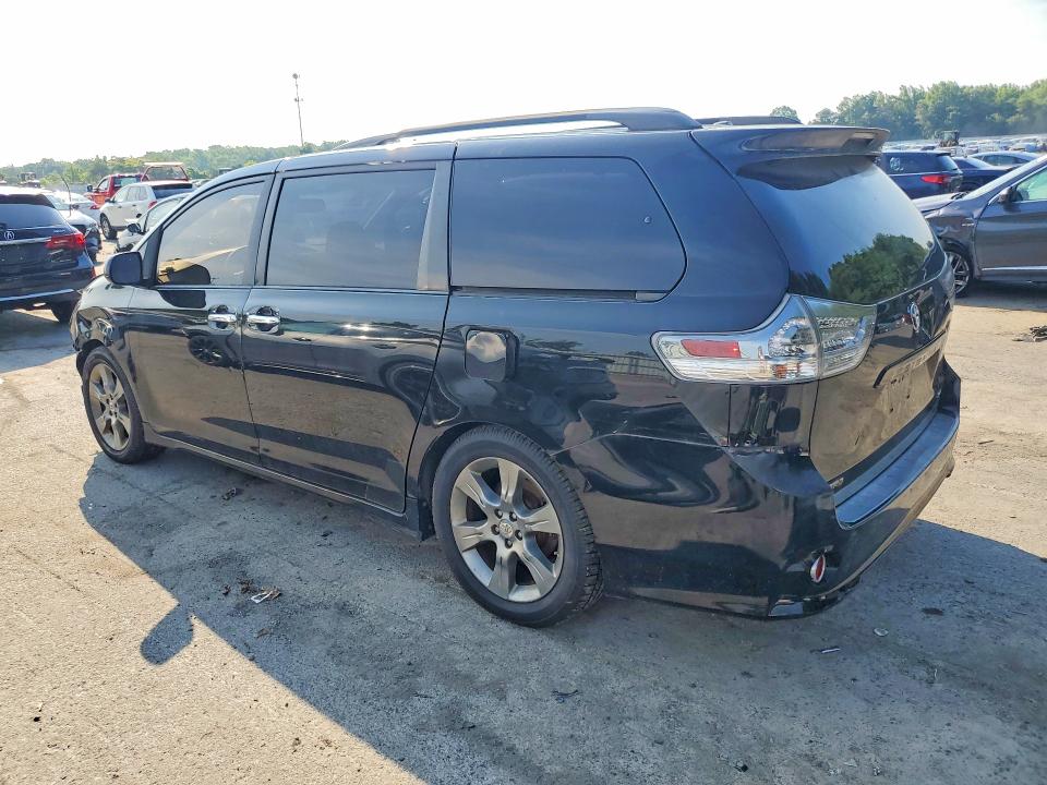 61028356 :رقم المزاد ، 5TDXK3DC8ES458999 vin ، 2014 Toyota Sienna مزاد بيع