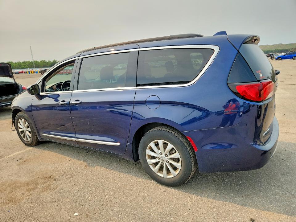 60698296 :رقم المزاد ، 2C4RC1BG4HR519651 vin ، 2017 Chrysler Pacifica مزاد بيع