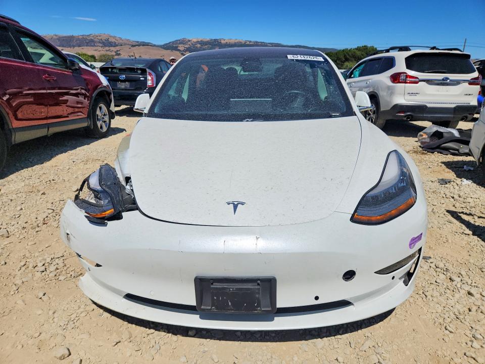 Продажа на аукционе авто 2018 Tesla Model 3, vin: 5YJ3E1EB1JF185774, номер лота: 62142626