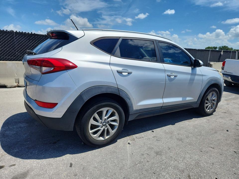 2016 Hyundai Tucson მანქანა იყიდება აუქციონზე, vin: KM8J33A40GU137825, აუქციონის ნომერი: 62143346