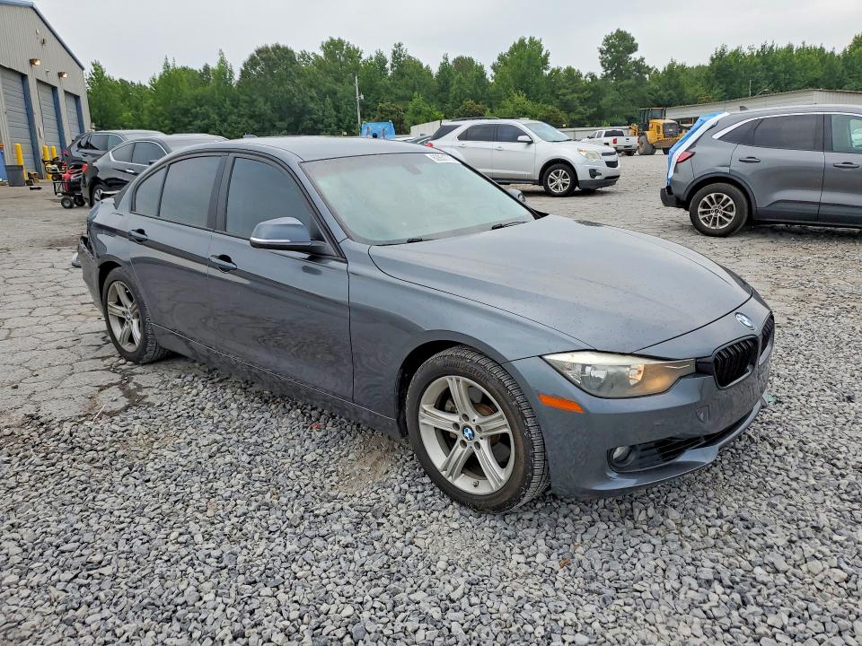 62851776 :رقم المزاد ، WBA3A5C51DF601464 vin ، 2013 Bmw 328 مزاد بيع