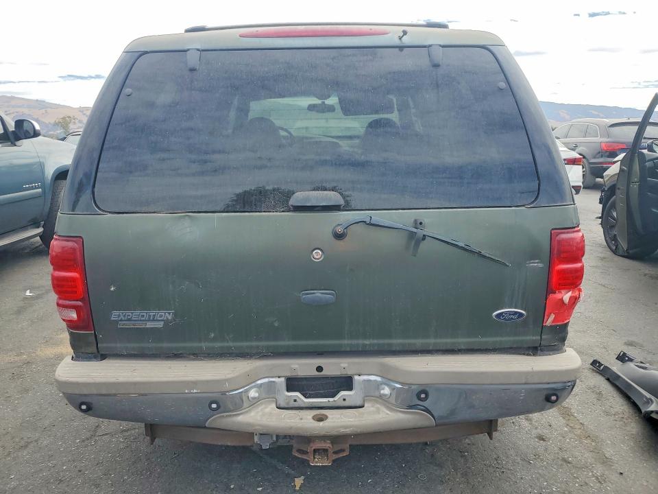 Продажа на аукционе авто 2001 Ford Expedition, vin: 1FMFU18L61LA87823, номер лота: 61712126