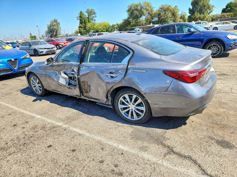61433206 :رقم المزاد ، JN1EV7AP3LM208577 vin ، 2020 Infiniti Q50 مزاد بيع