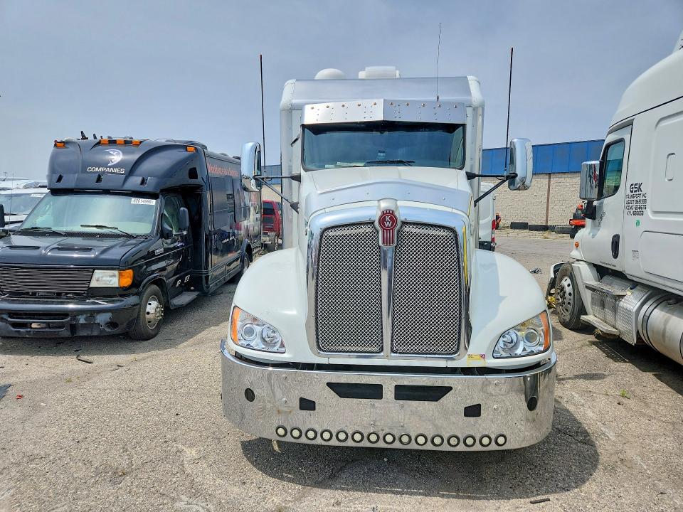 62071946 :رقم المزاد ، 1XKAD49XXDJ364396 vin ، 2013 Kenworth Construction مزاد بيع