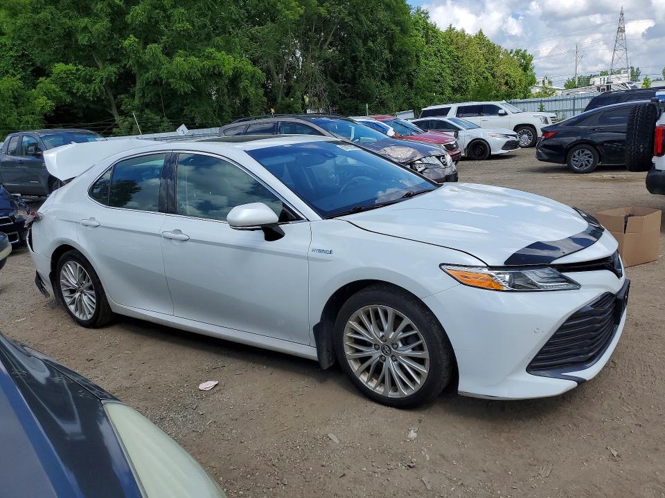 2018 Toyota Camry Hybrid მანქანა იყიდება აუქციონზე, vin: 4T1B21HK7JU001621, აუქციონის ნომერი: 59150016