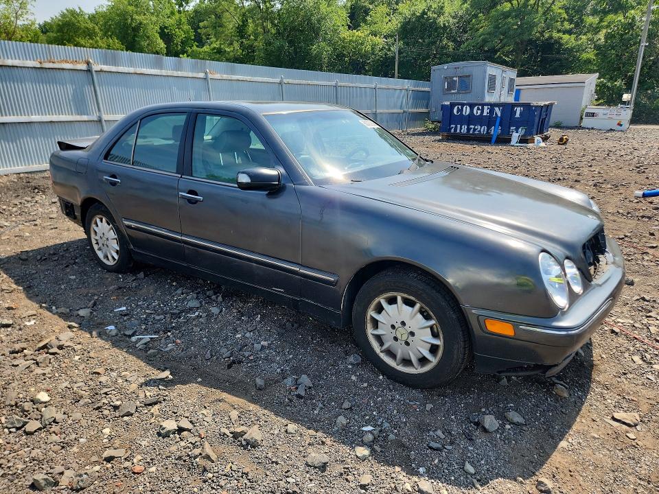2002 Mercedes-benz E მანქანა იყიდება აუქციონზე, vin: WDBJF82J72X063922, აუქციონის ნომერი: 60720666