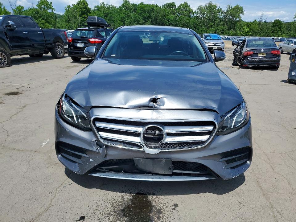 59828686 :رقم المزاد ، WDDZF4JB5JA364459 vin ، 2018 Mercedes-benz E مزاد بيع
