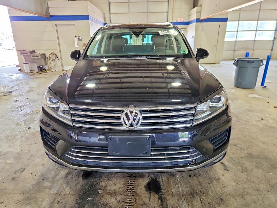 60840256 :رقم المزاد ، WVGEF9BP3GD012239 vin ، 2016 Volkswagen Touareg مزاد بيع