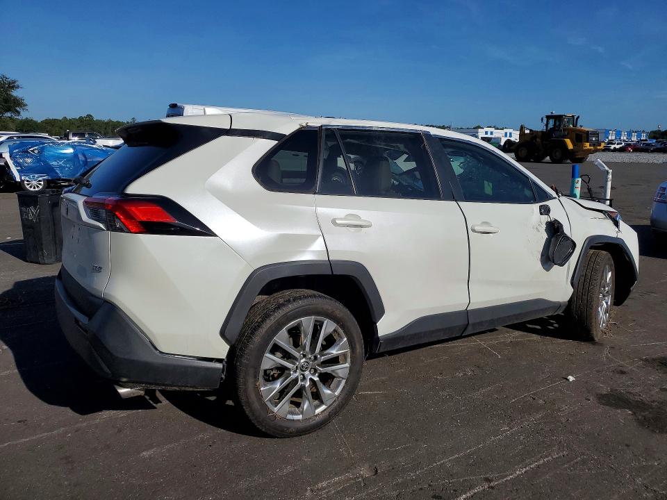 85622365 :رقم المزاد ، 2T3C1RFV2MW149092 vin ، 2021 Toyota Rav4 مزاد بيع