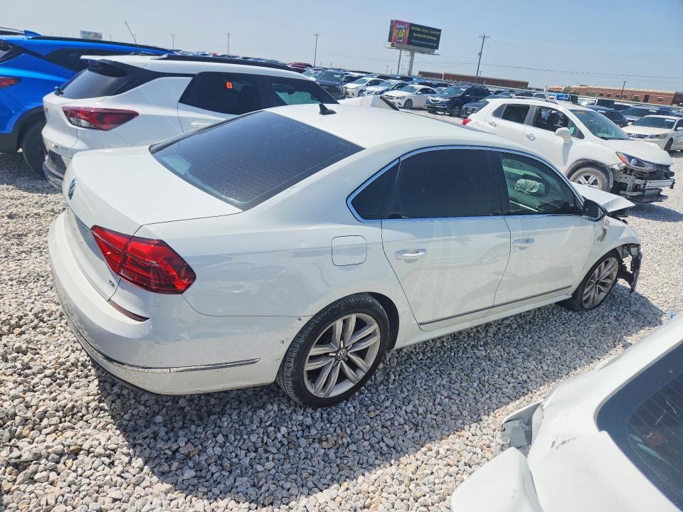 61362246 :رقم المزاد ، 1VWCS7A34GC065920 vin ، 2016 Volkswagen Passat مزاد بيع
