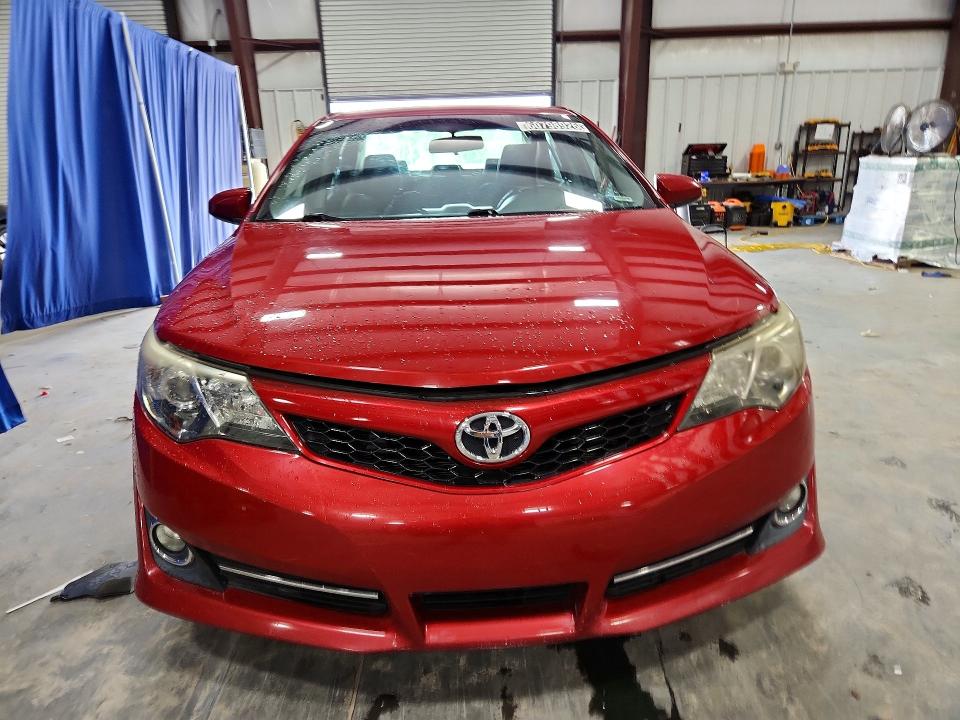 60798926 :رقم المزاد ، 4T1BF1FK4DU699195 vin ، 2013 Toyota Camry مزاد بيع
