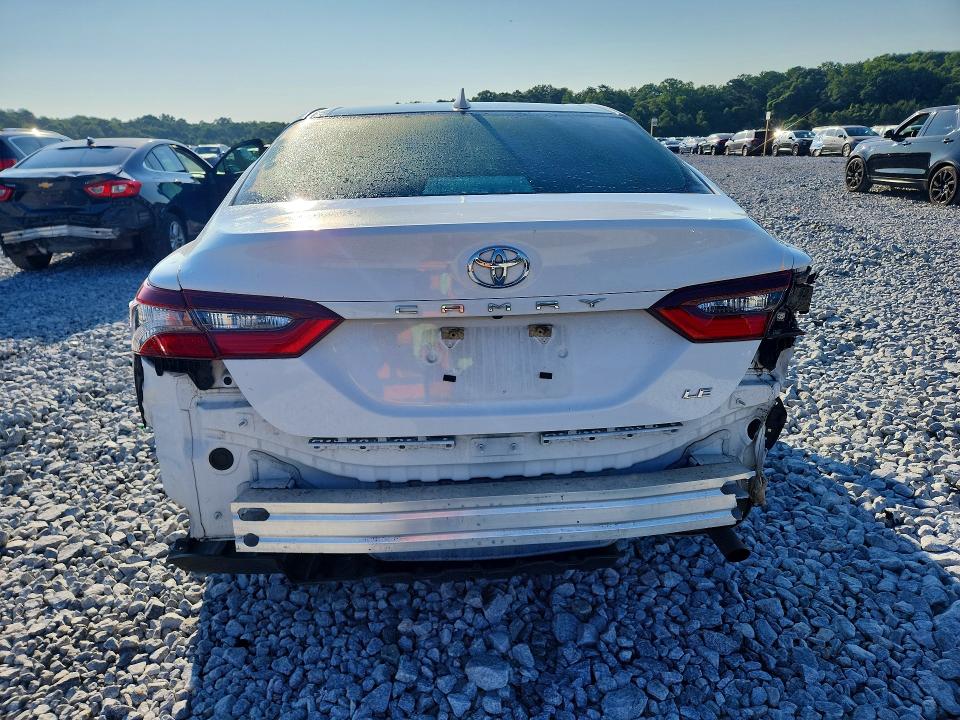 59950076 :رقم المزاد ، 4T1C11AK7MU562973 vin ، 2021 Toyota Camry مزاد بيع