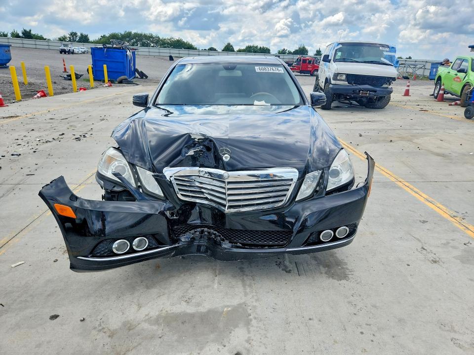 60837676 :رقم المزاد ، WDDHF5GB0BA438171 vin ، 2011 Mercedes-benz E مزاد بيع