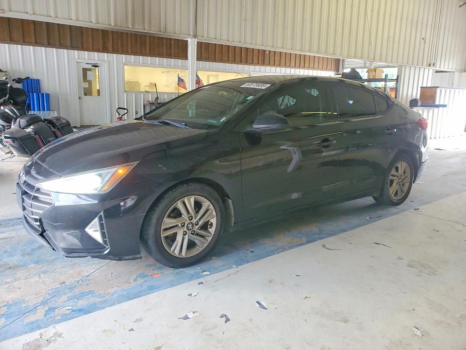 60575936 :رقم المزاد ، 5NPD84LF9KH429869 vin ، 2019 Hyundai Elantra مزاد بيع