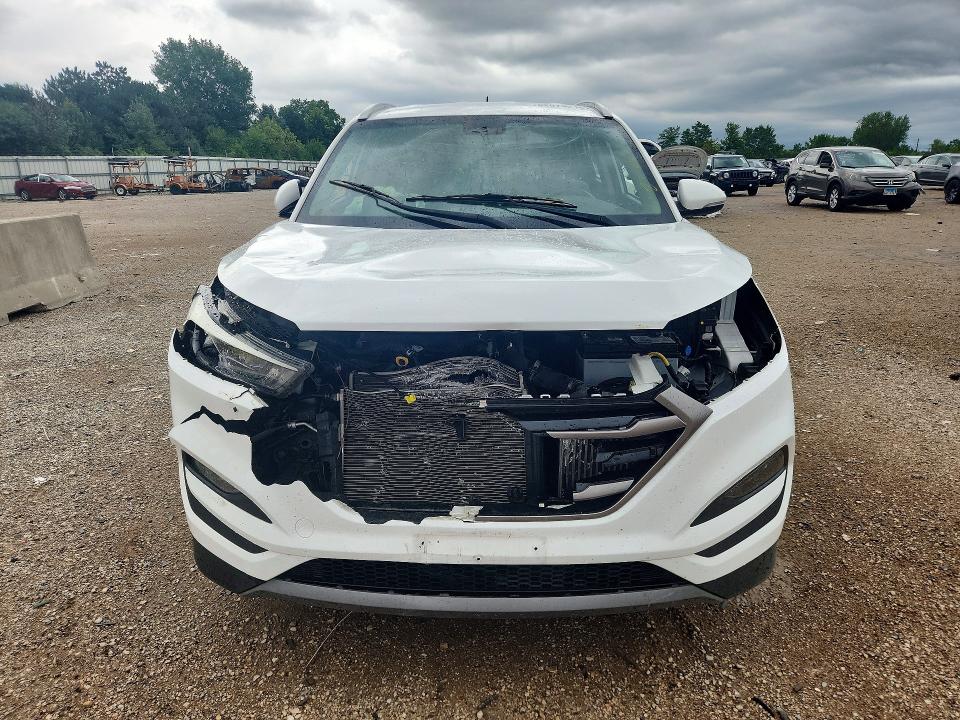 2016 Hyundai Tucson მანქანა იყიდება აუქციონზე, vin: KM8J3CA28GU221003, აუქციონის ნომერი: 62079216