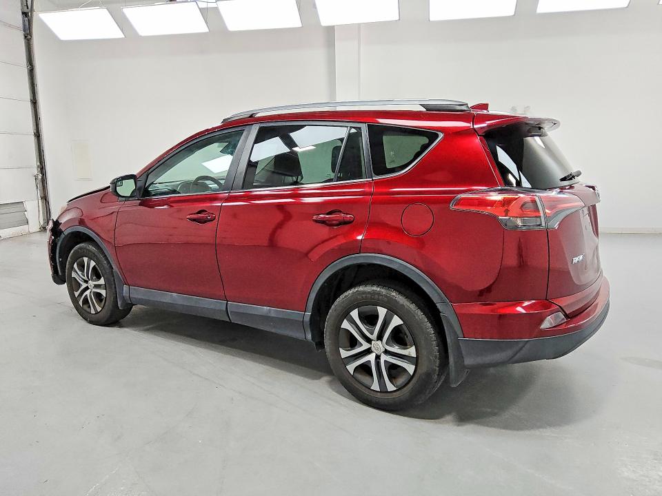 58328676 :رقم المزاد ، 2T3BFREV1JW743988 vin ، 2018 Toyota Rav4 مزاد بيع
