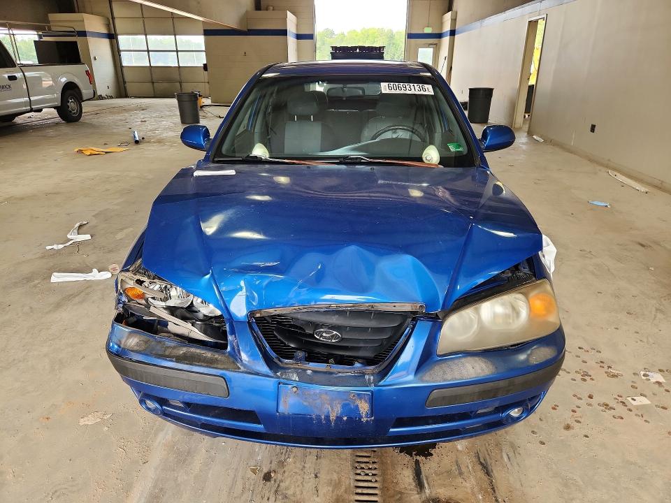 60693136 :رقم المزاد ، KMHDN56D34U127183 vin ، 2004 Hyundai Elantra مزاد بيع