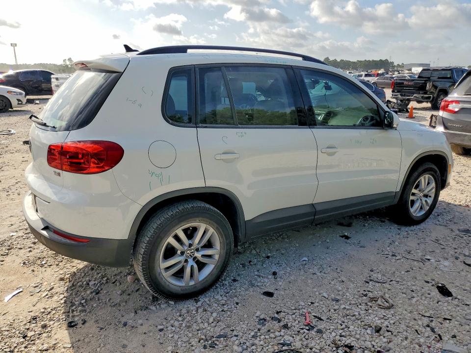 Продаж на аукціоні авто 2017 Volkswagen Tiguan, vin: WVGAV7AX7HK026830, номер лоту: 62756366