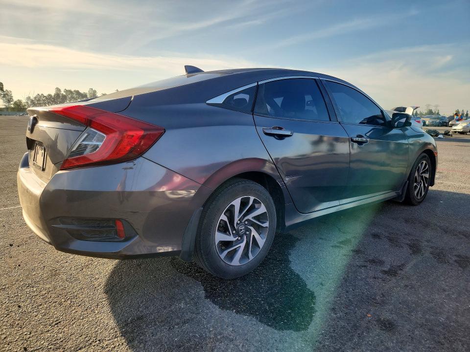 Aukcja sprzedaży 2017 Honda Civic, vin: 2HGFC2F70HH536618, numer aukcji: 63043626