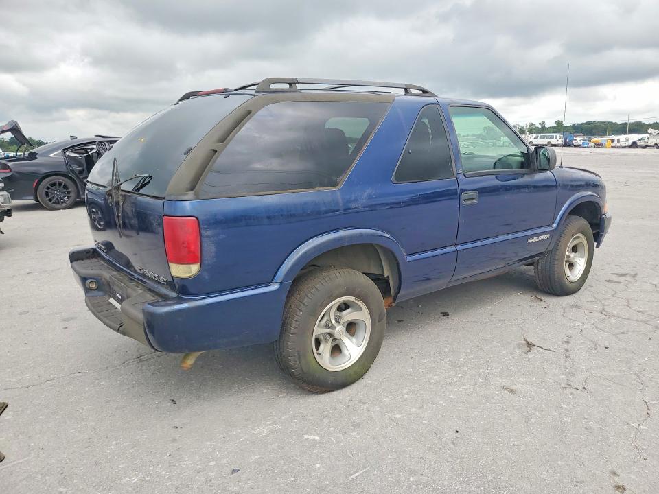 62120806 :رقم المزاد ، 1GNCS18W82K143184 vin ، 2002 Chevrolet Blazer مزاد بيع