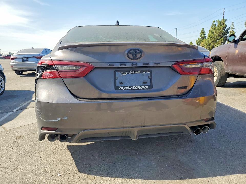 2021 Toyota Camry მანქანა იყიდება აუქციონზე, vin: 4T1K61AK3MU422500, აუქციონის ნომერი: 62158476