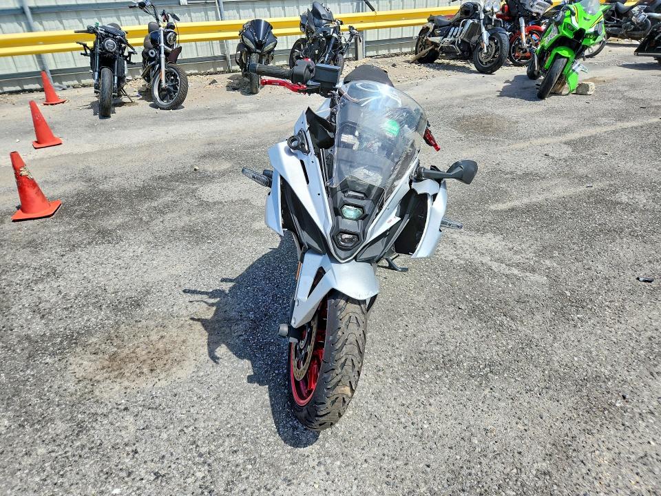 61494546 :رقم المزاد ، JS1EM13B2R7100676 vin ، 2024 Suzuki Gsx800 مزاد بيع