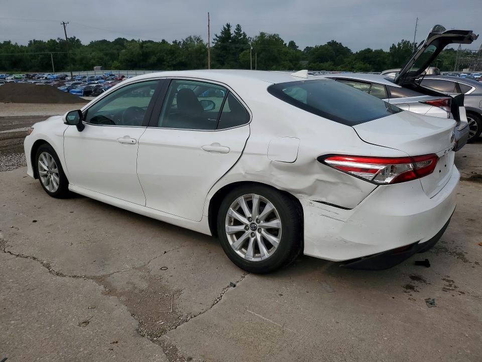62426986 :رقم المزاد ، 4T1B11HK0KU238682 vin ، 2019 Toyota Camry مزاد بيع