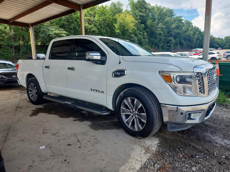 60797306 :رقم المزاد ، 1N6AA1E62HN537775 vin ، 2017 Nissan Titan مزاد بيع