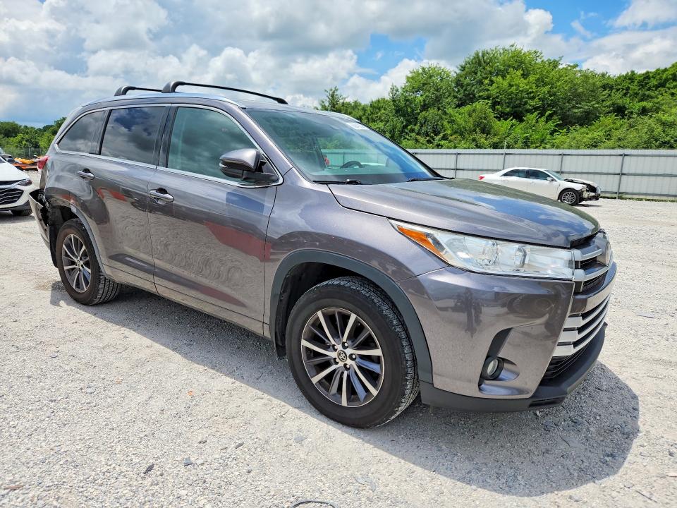 2017 Toyota Highlander მანქანა იყიდება აუქციონზე, vin: 5TDJZRFH7HS450006, აუქციონის ნომერი: 60940256