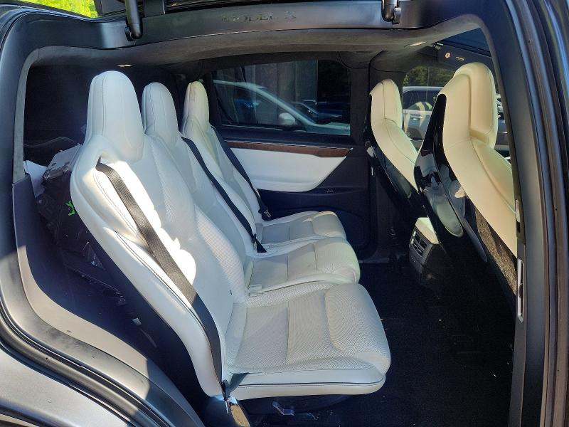Продажа на аукционе авто 2016 Tesla Model X, vin: 5YJXCAE22GF022650, номер лота: 61797606