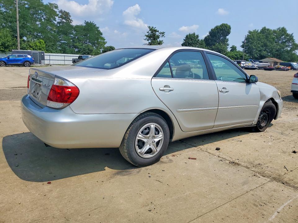 62828826 :رقم المزاد ، 4T1BE32KX5U091879 vin ، 2005 Toyota Camry مزاد بيع