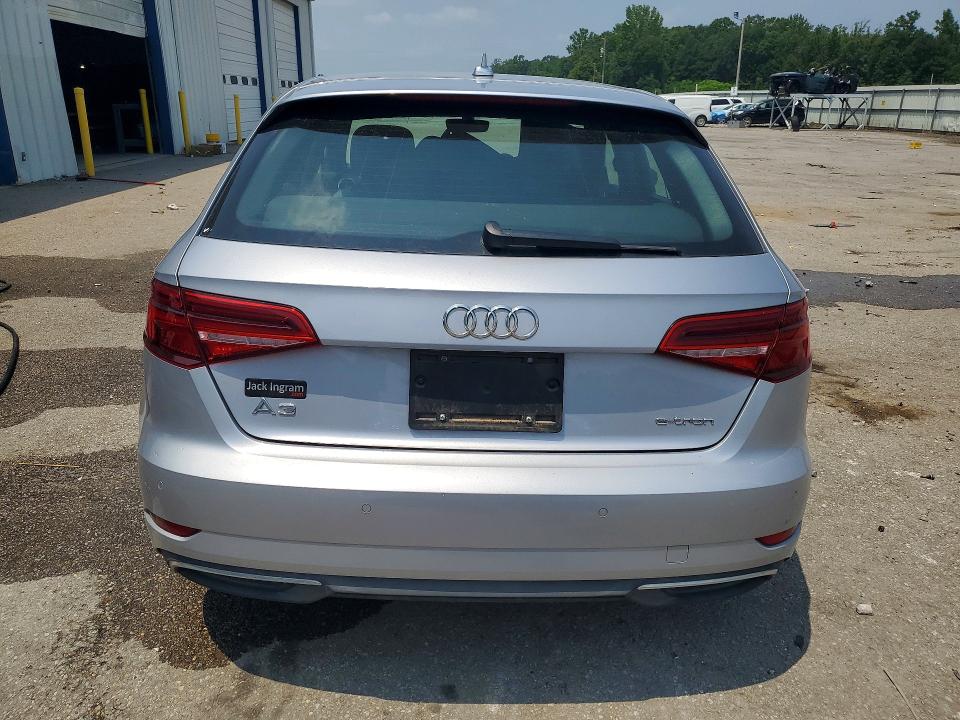 63313626 :رقم المزاد ، WAUTPBFF3HA055237 vin ، 2017 Audi A3 مزاد بيع