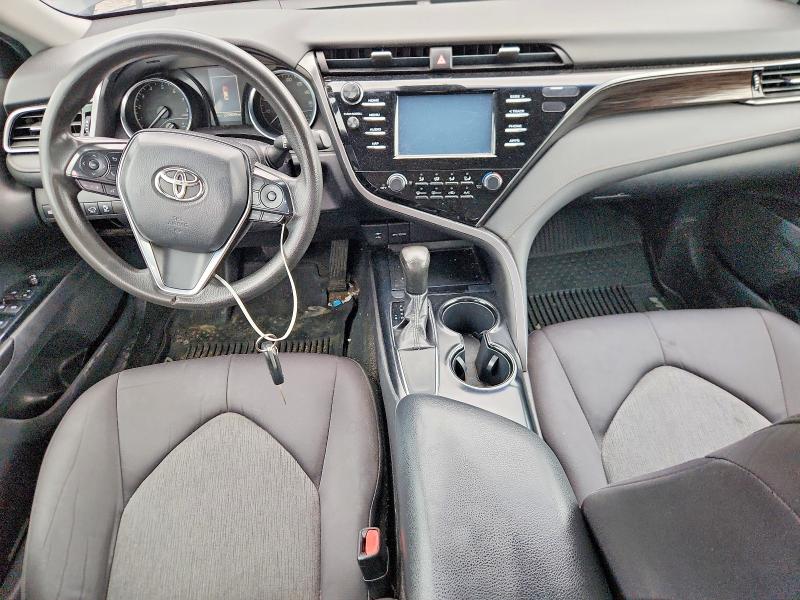 62023526 :رقم المزاد ، 4T1B11HK2KU742490 vin ، 2019 Toyota Camry مزاد بيع