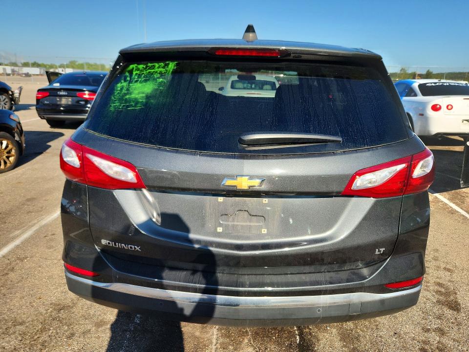 63045006 :رقم المزاد ، 2GNAXJEV7J6137737 vin ، 2018 Chevrolet Equinox مزاد بيع