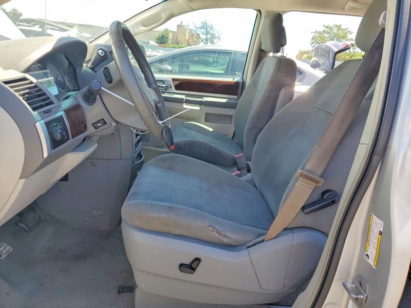 61942226 :رقم المزاد ، 2A4RR5D12AR450683 vin ، 2010 Chrysler Town & Country مزاد بيع