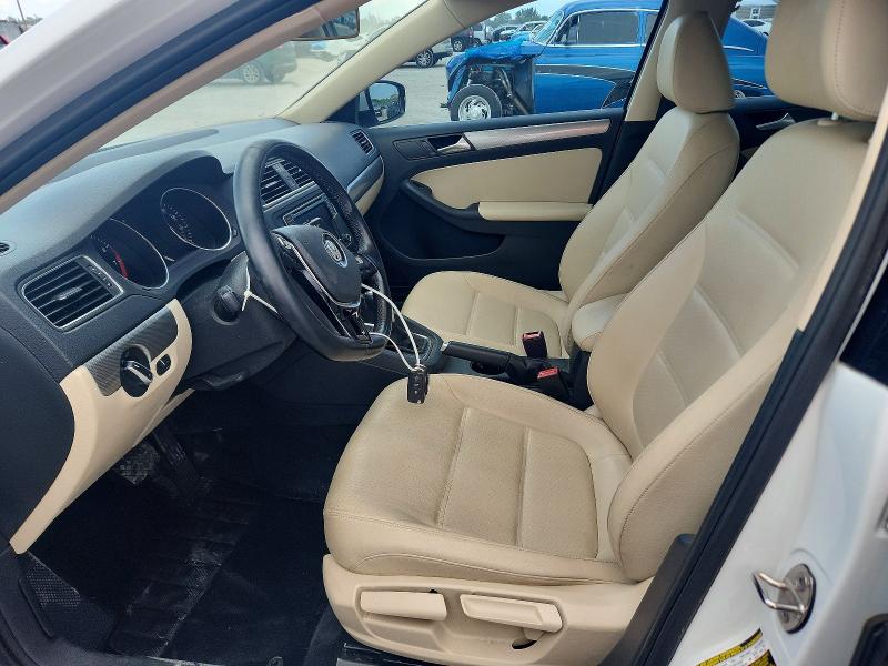 85607065 :رقم المزاد ، 3VWDB7AJ4HM399285 vin ، 2017 Volkswagen Jetta مزاد بيع