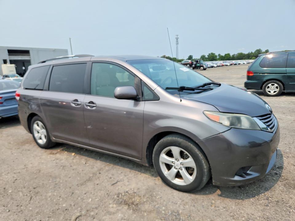 2011 Toyota Sienna მანქანა იყიდება აუქციონზე, vin: 5TDKK3DC0BS013887, აუქციონის ნომერი: 62832766
