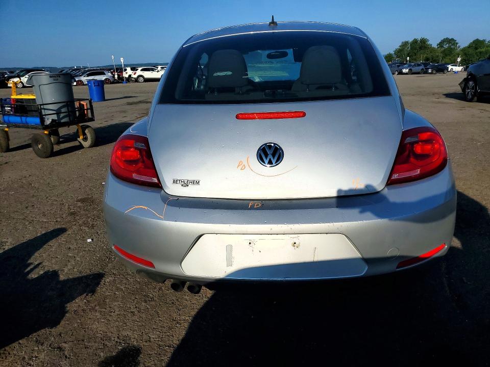 62803606 :رقم المزاد ، 3VWF17AT0EM644804 vin ، 2014 Volkswagen Beetle مزاد بيع