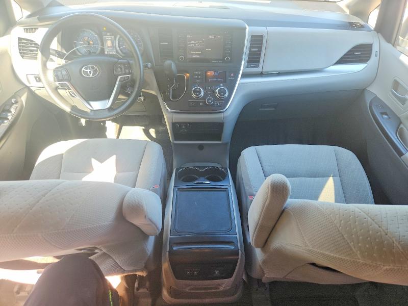 61986176 :رقم المزاد ، 5TDKZ3DC8KS978945 vin ، 2019 Toyota Sienna مزاد بيع