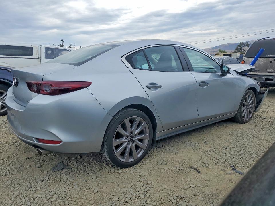 Продажа на аукционе авто 2021 Mazda 3, vin: JM1BPBBL4M1327637, номер лота: 61045686
