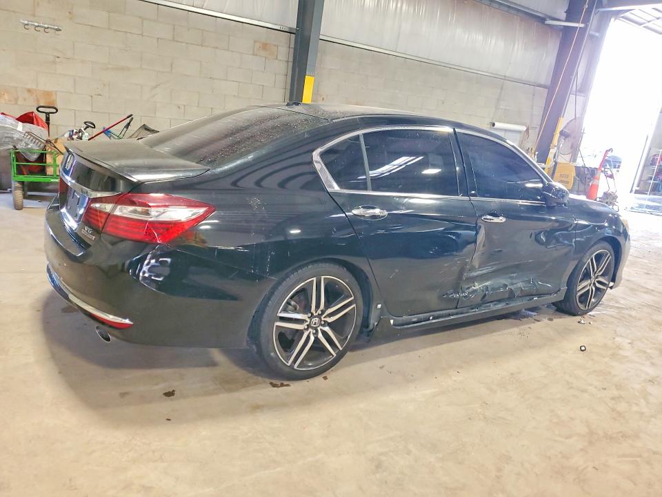 62121066 :رقم المزاد ، 1HGCR3F94HA000343 vin ، 2017 Honda Accord مزاد بيع