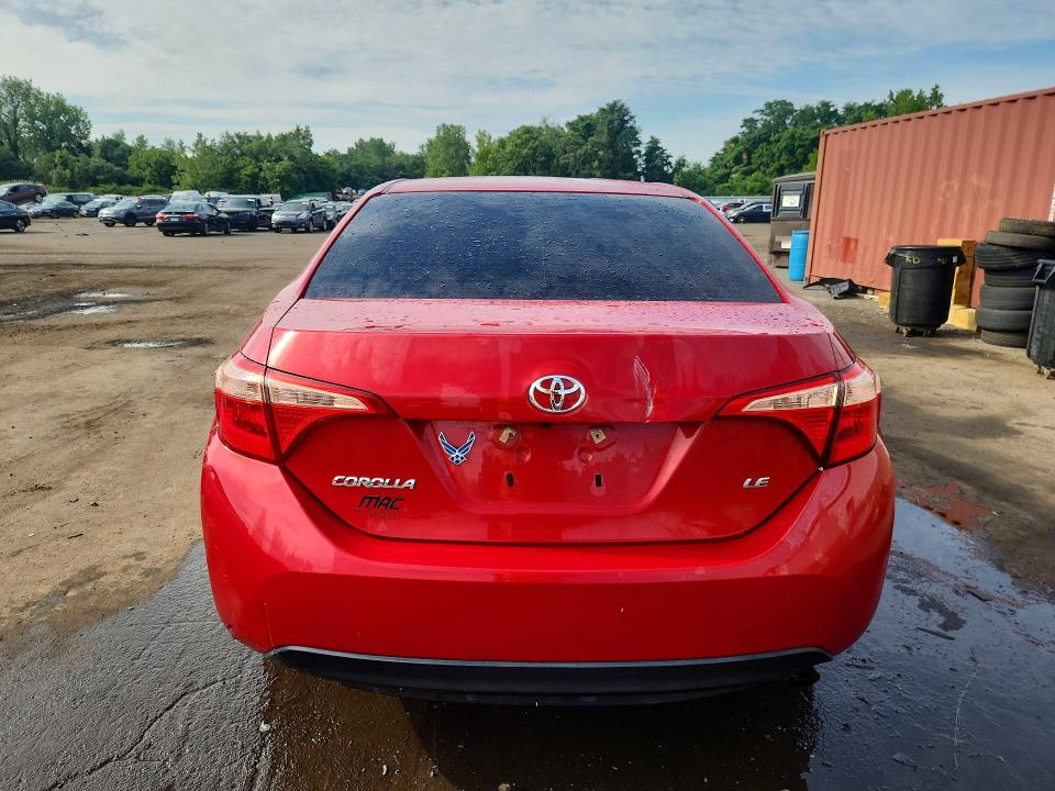 61484576 :رقم المزاد ، 2T1BURHE7JC984935 vin ، 2018 Toyota Corolla مزاد بيع